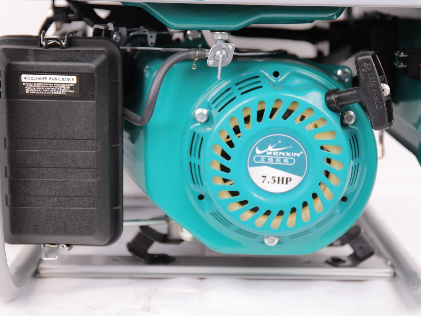 WENXIN big-tank-type-1-5-3-2kw gasoline generator, engine view