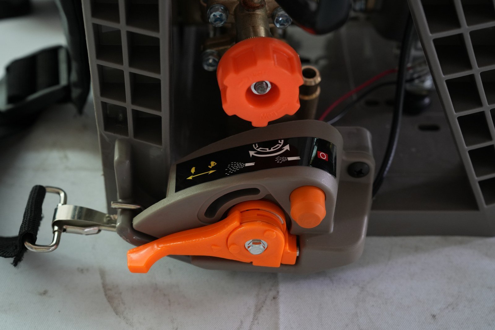 WENXIN 8241 knapsack power sprayer, detail 2 view