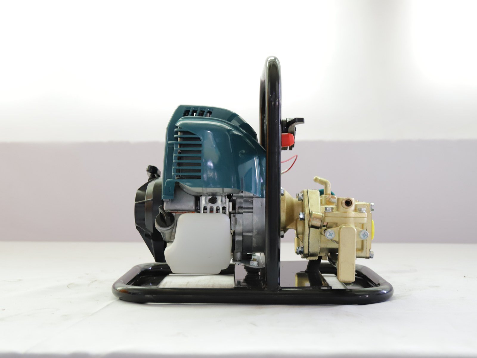 WENXIN pump-frame knapsack power sprayer, detail 2 view