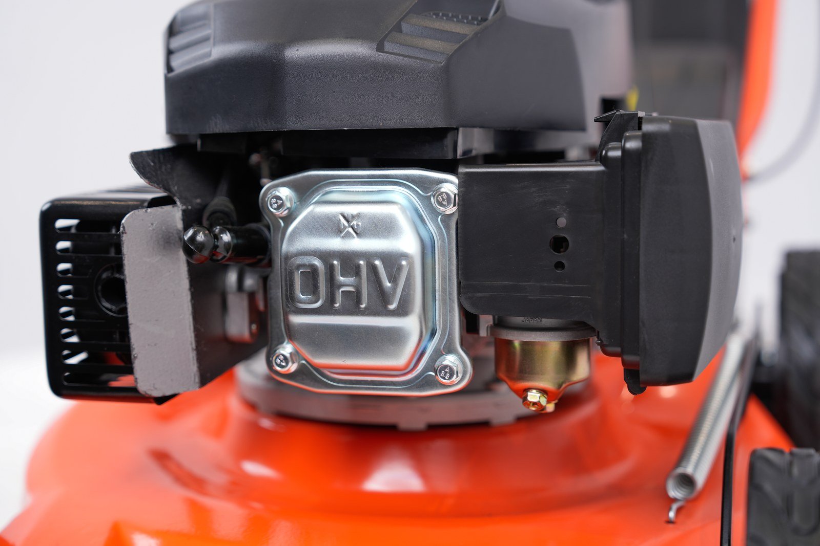 WENXIN gasoline lawn mower, engine view