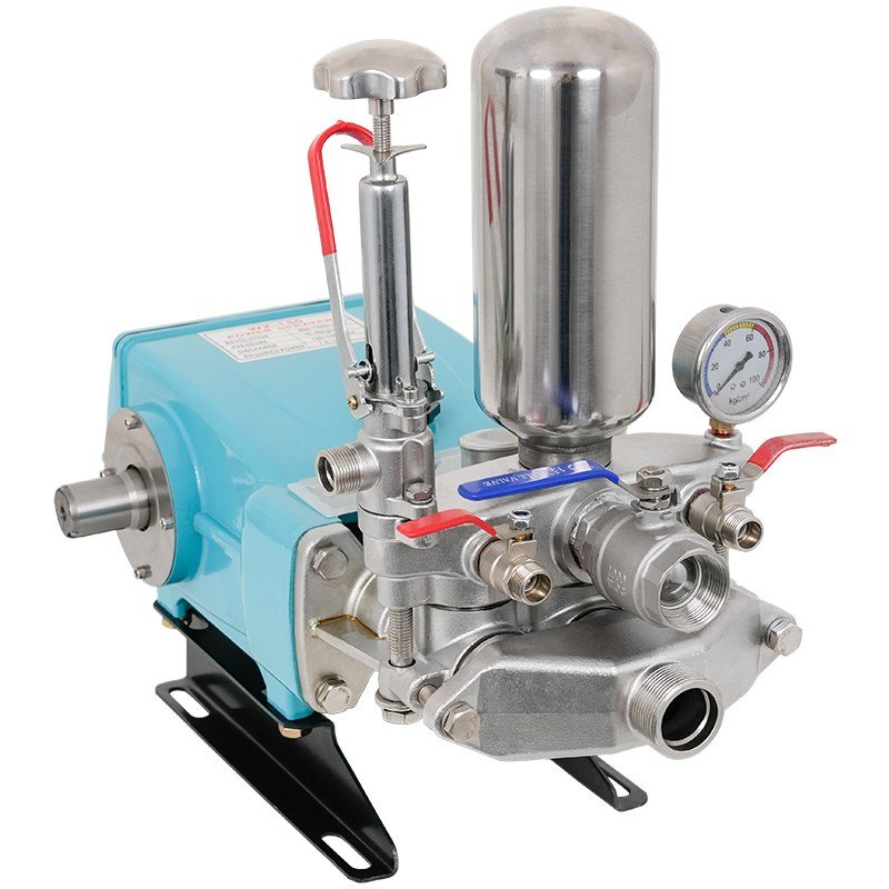 WENXIN 150 plunger pump, a large-bore head with three 45 mm plungers, on a white background