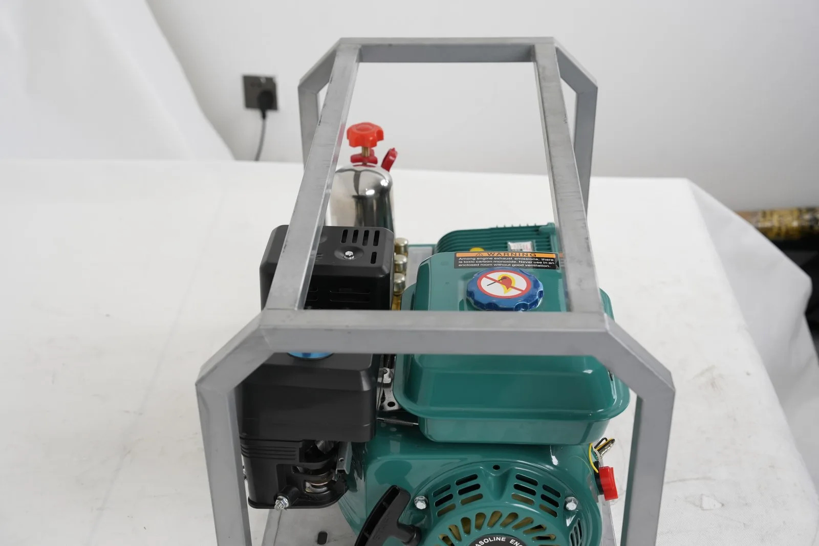 WENXIN 22-30-square-tube-direct-drive sprayer unit (engine + pump), frame view